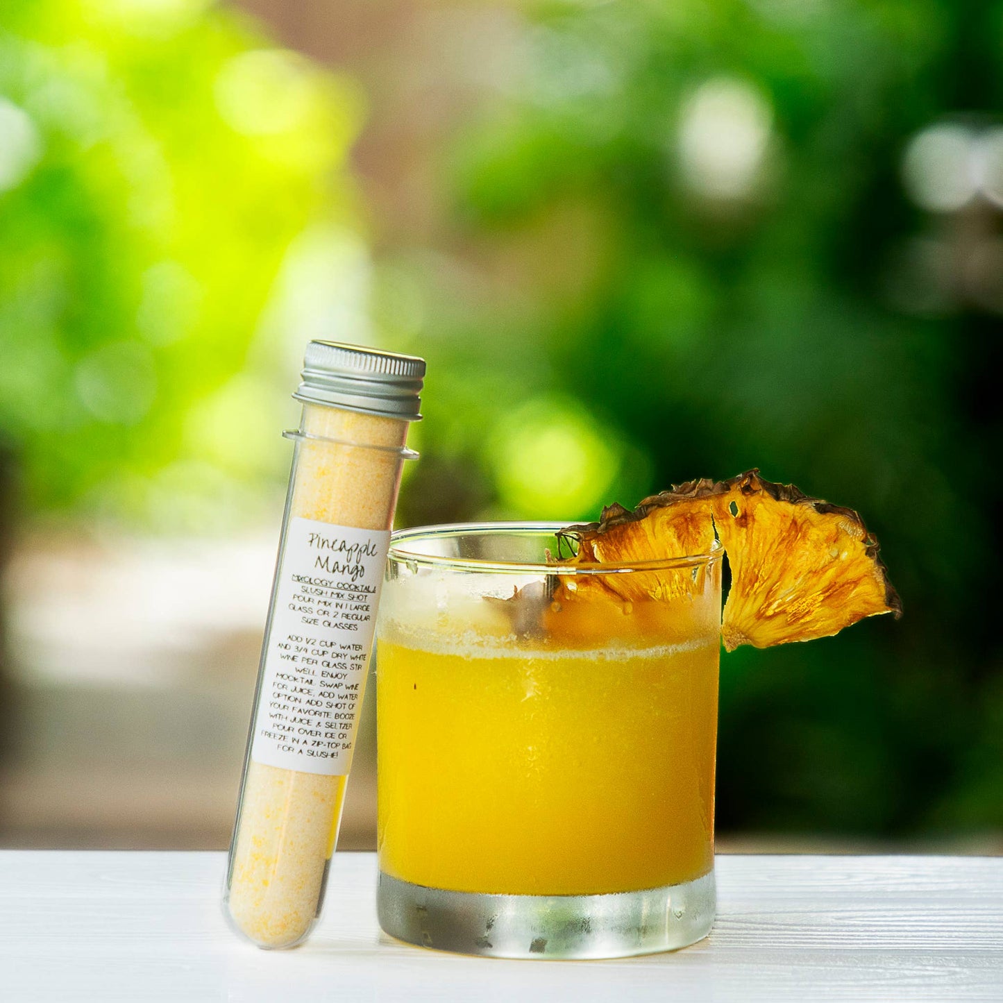 Cocktail Mix Shots: Spicy Strawberry Margarita