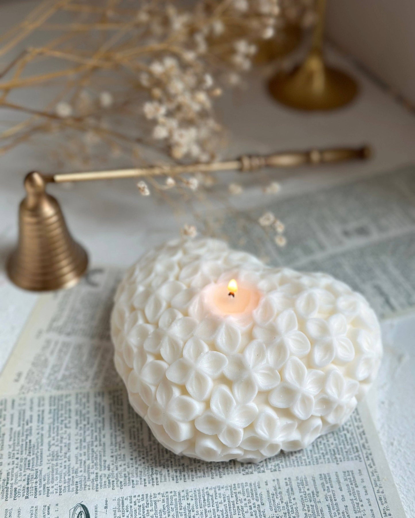 Flower Love Shaped Candle: Ivory/Undyed / Large