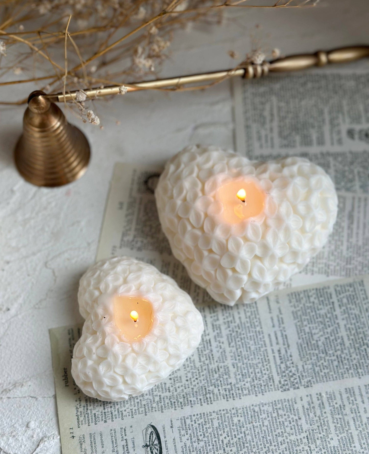 Flower Love Shaped Candle: Ivory/Undyed / Medium