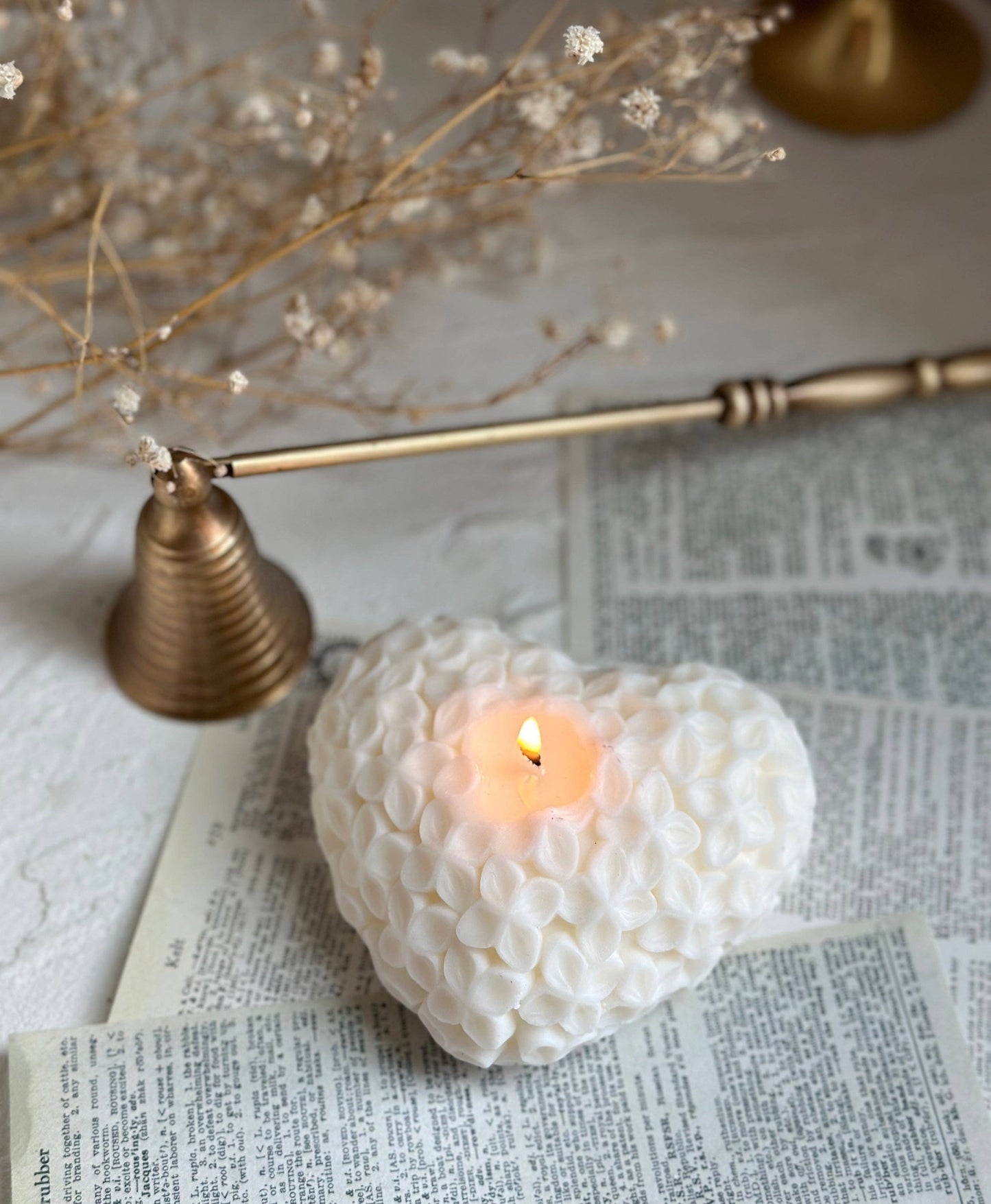 Flower Love Shaped Candle: Ivory/Undyed / Large