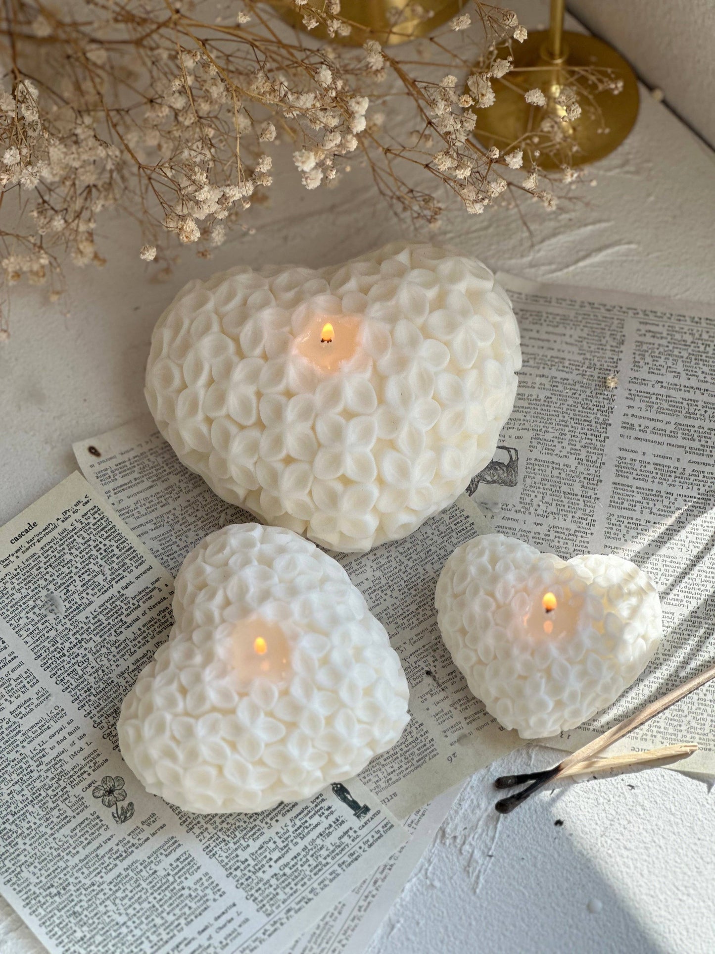 Flower Love Shaped Candle: Ivory/Undyed / Small