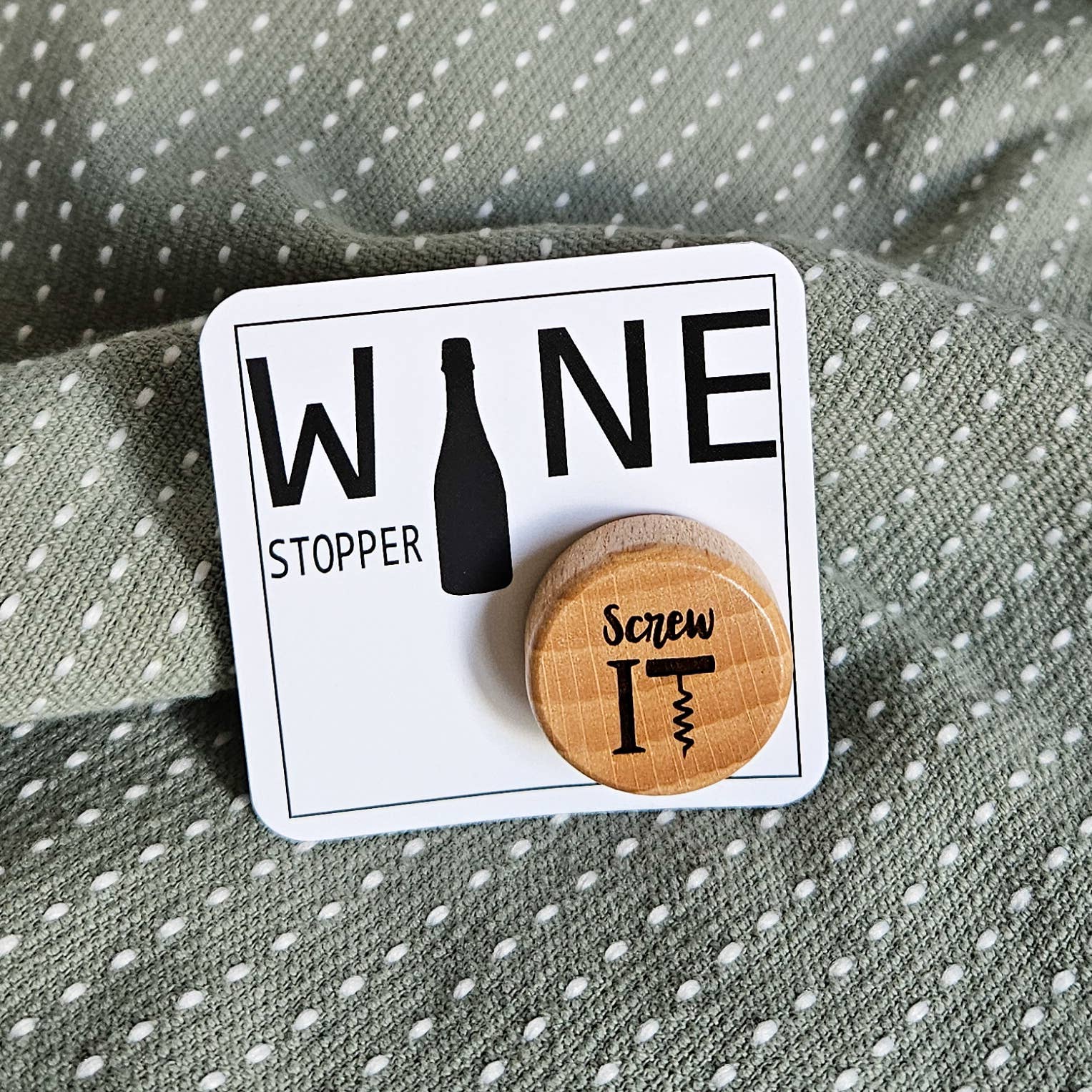 Elegant and funny wine stopper that preserves your bottle with style and personality.